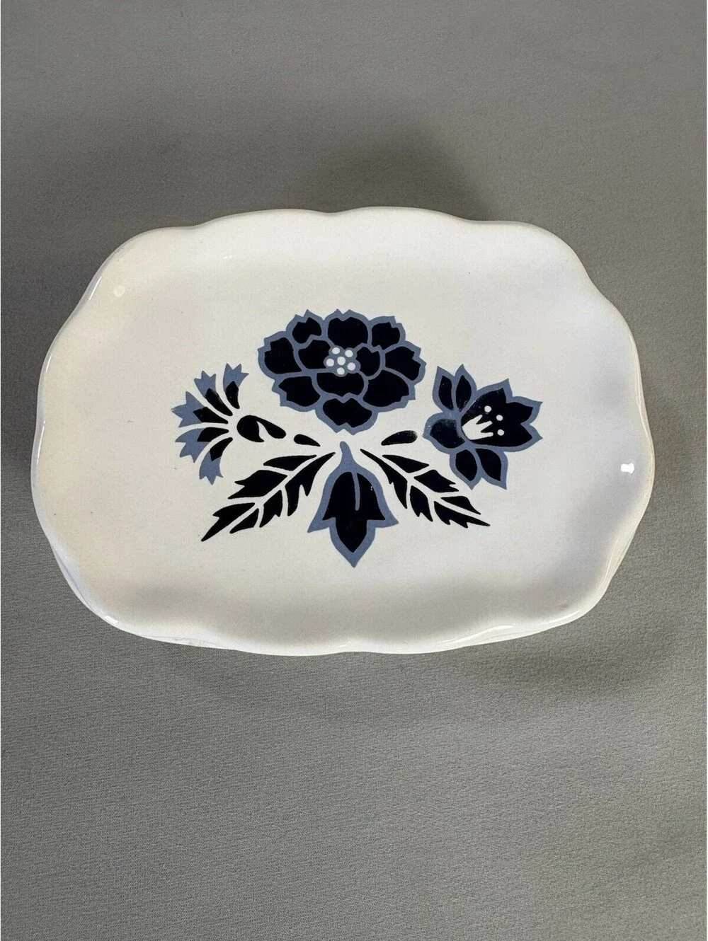 VTG Trenditions Ceramic Covered Soap Dish Blue White Floral Taiwan Cottagecore
